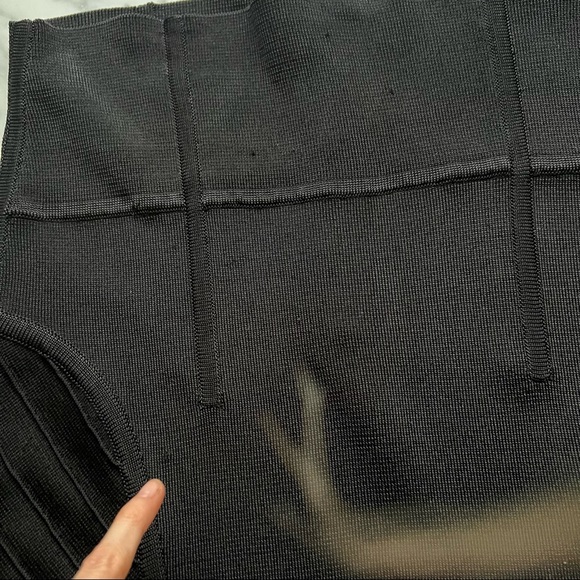 Aritzia Wilfred Bodycon Contour Black Mini Skirt Size S/M - Picture 5 of 6